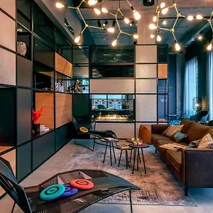 Moxy Milan Linate Airport Hotell