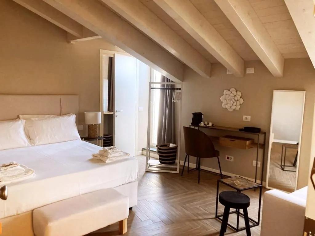 Gatto Bianco Rooms 42 Бергамо Гостевой дом